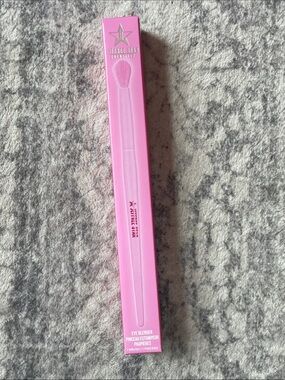 Jeffree Star Brush